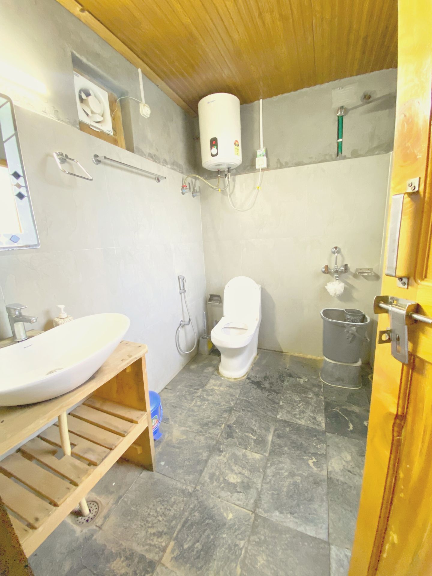 Figo Bloom Stone Cottage washroom
