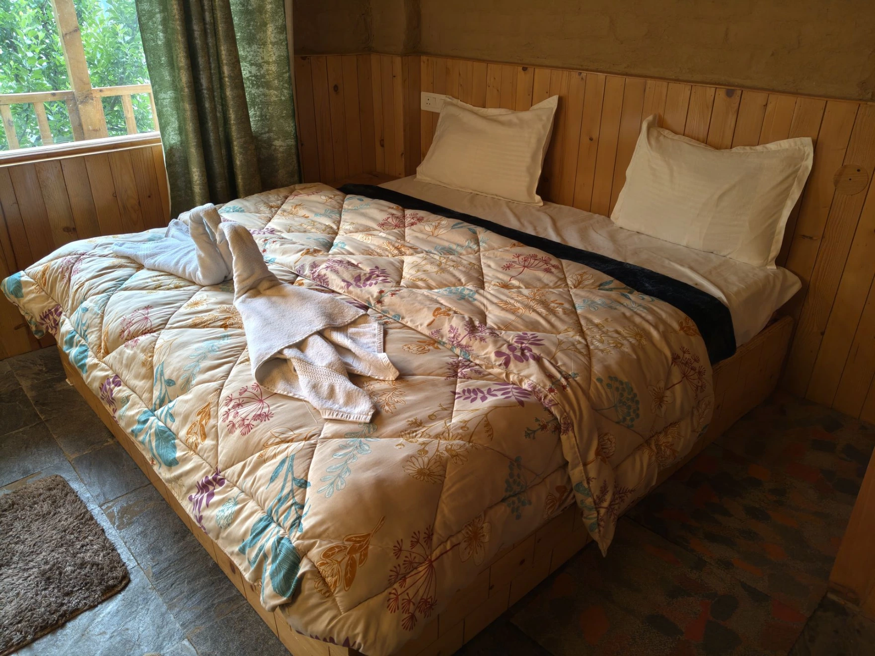Figo Bloom Stone Cottage beadroom