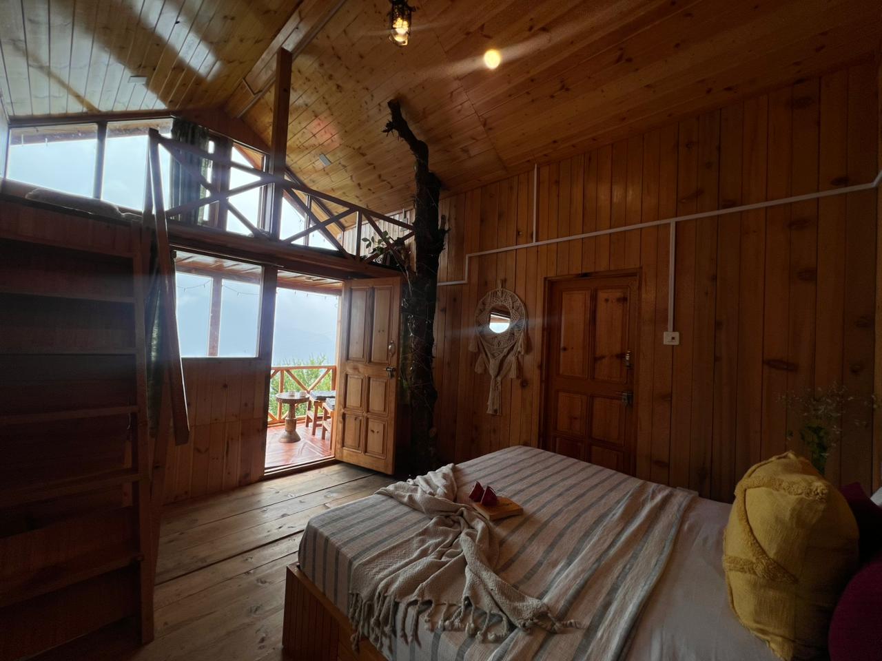 Hidden Oak Treehouse beadroom