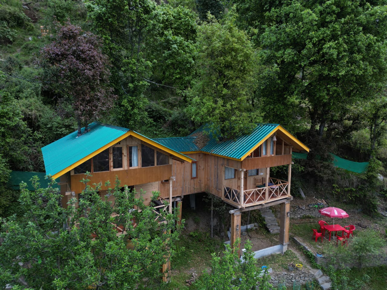 Hidden Oak Treehouse 