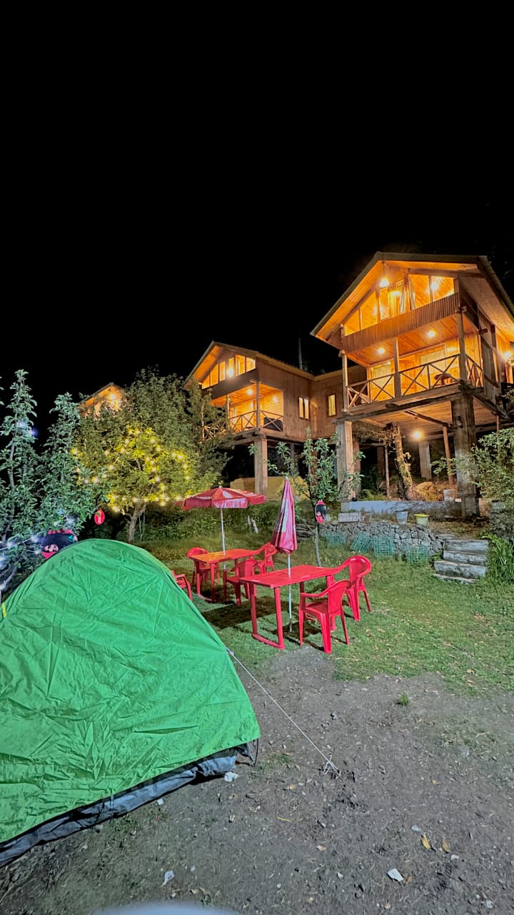 Luxury Treehouse with Mountain View 