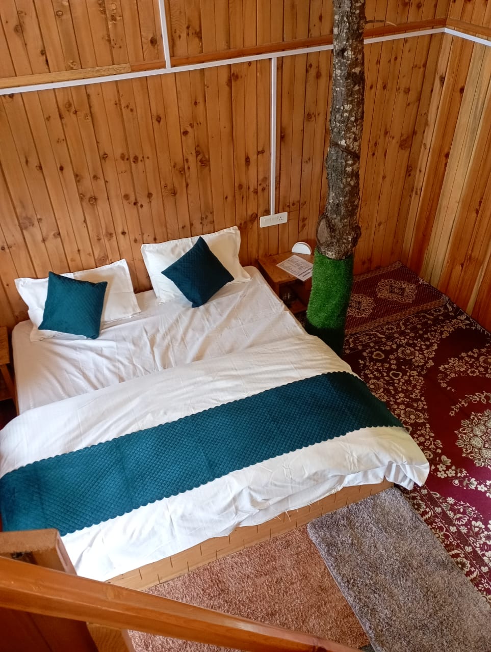 Luxury Treehouse with Mountain View beadroom